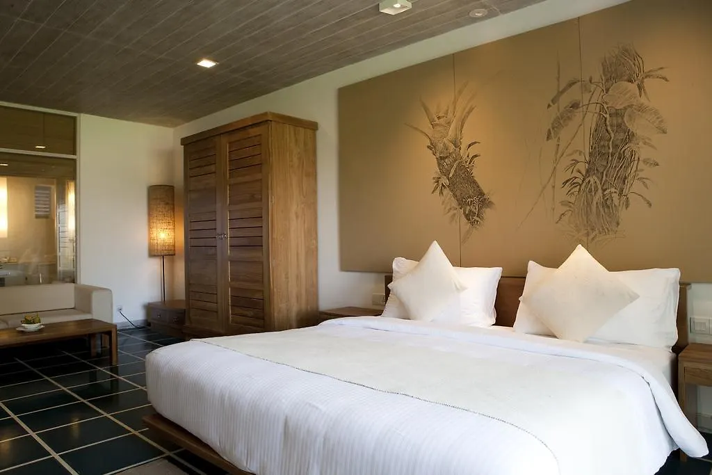Hotel Jetwing Blue Negombo 5*,