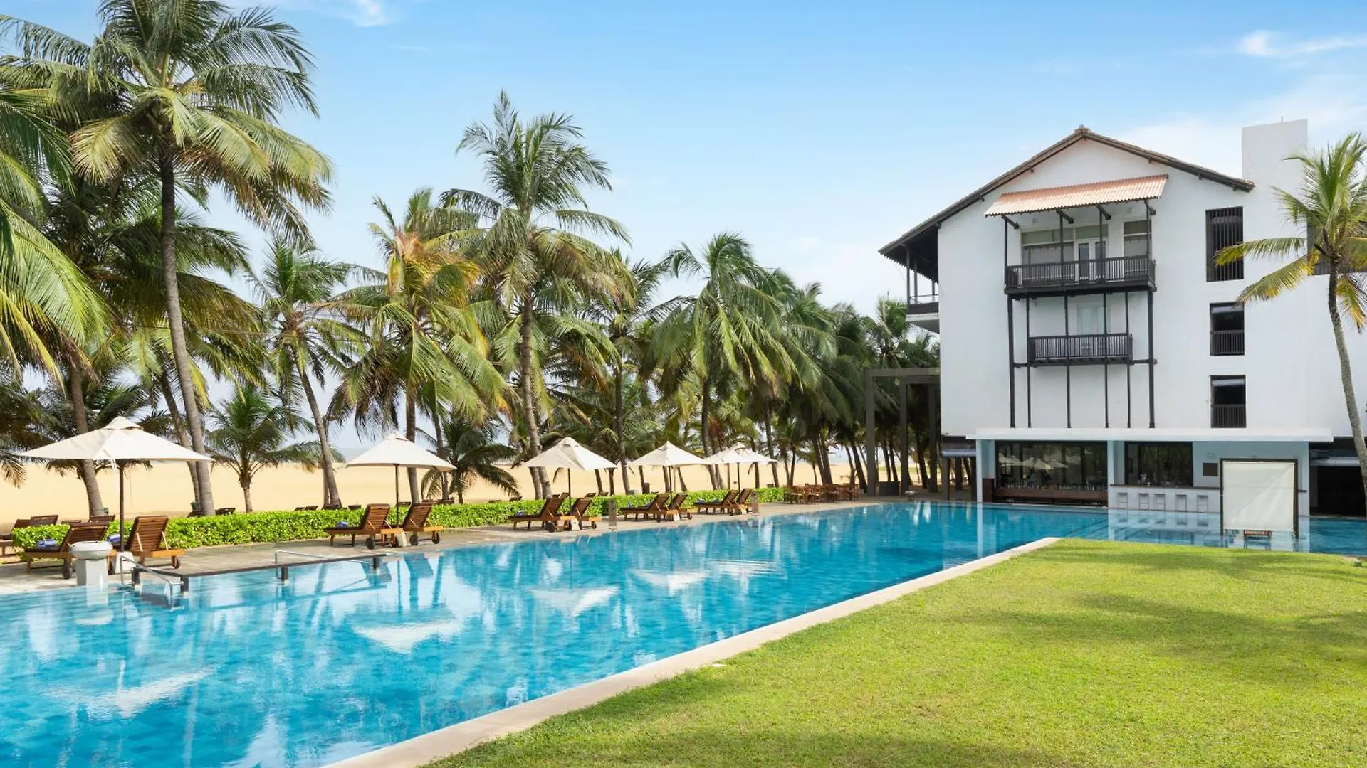 Jetwing Blue Hotel Negombo 5*,